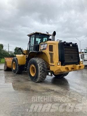 CAT 966M Фронтальные погрузчики