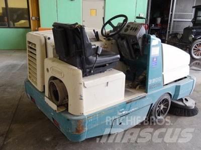Tennant 6600LP Вакуумные уборочные машины