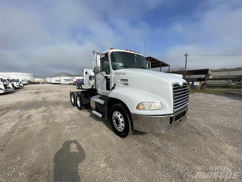 Mack CXU613 Седельные тягачи