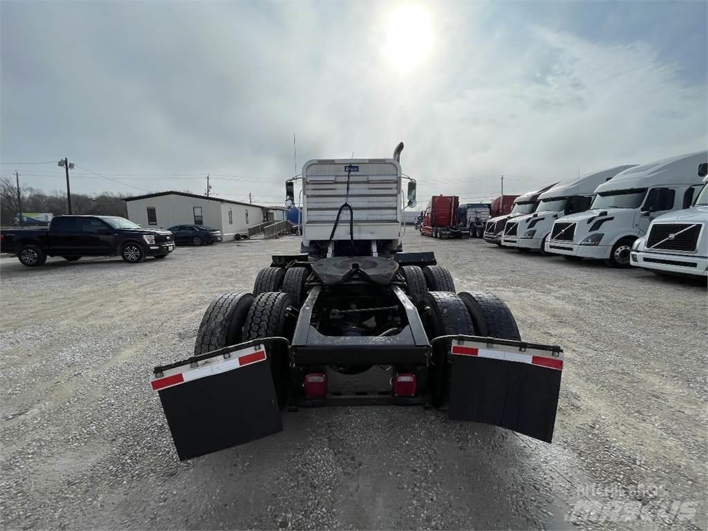Mack CXU613 Седельные тягачи