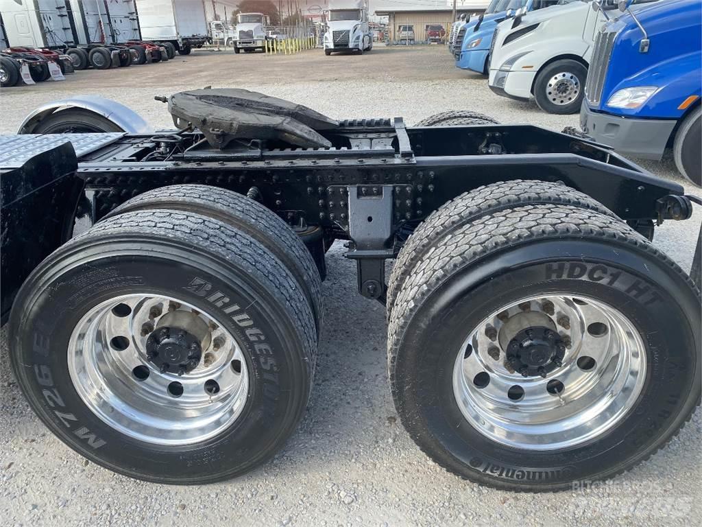 Mack GRANITE Седельные тягачи