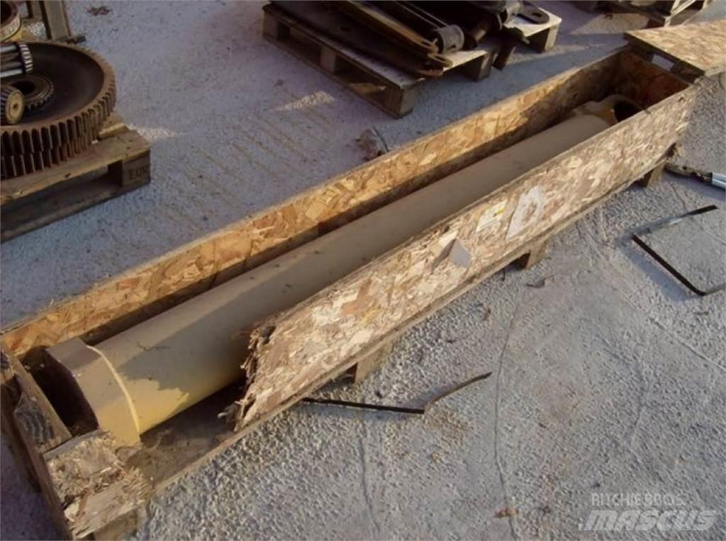 CAT 225 Строительная техника - Другие