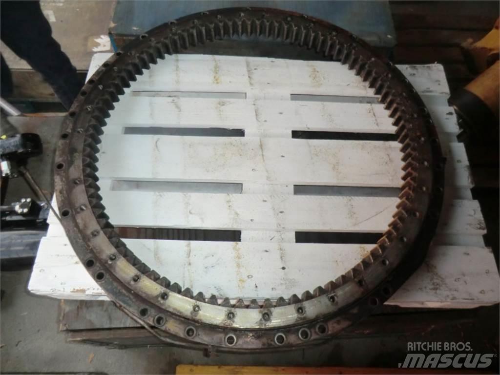 CAT 231D Ходовая часть и подвеска