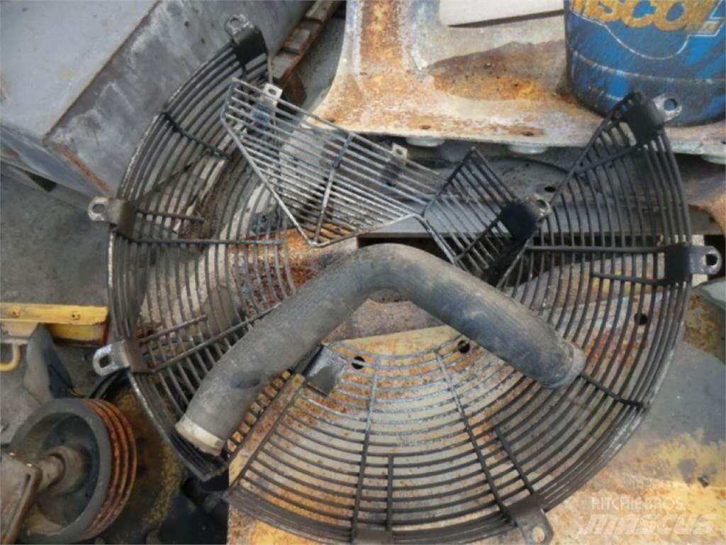 CAT 231D Строительная техника - Другие