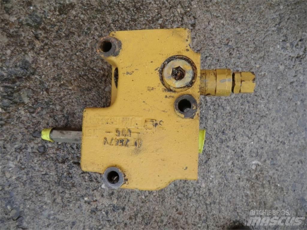 CAT 231D Строительная техника - Другие