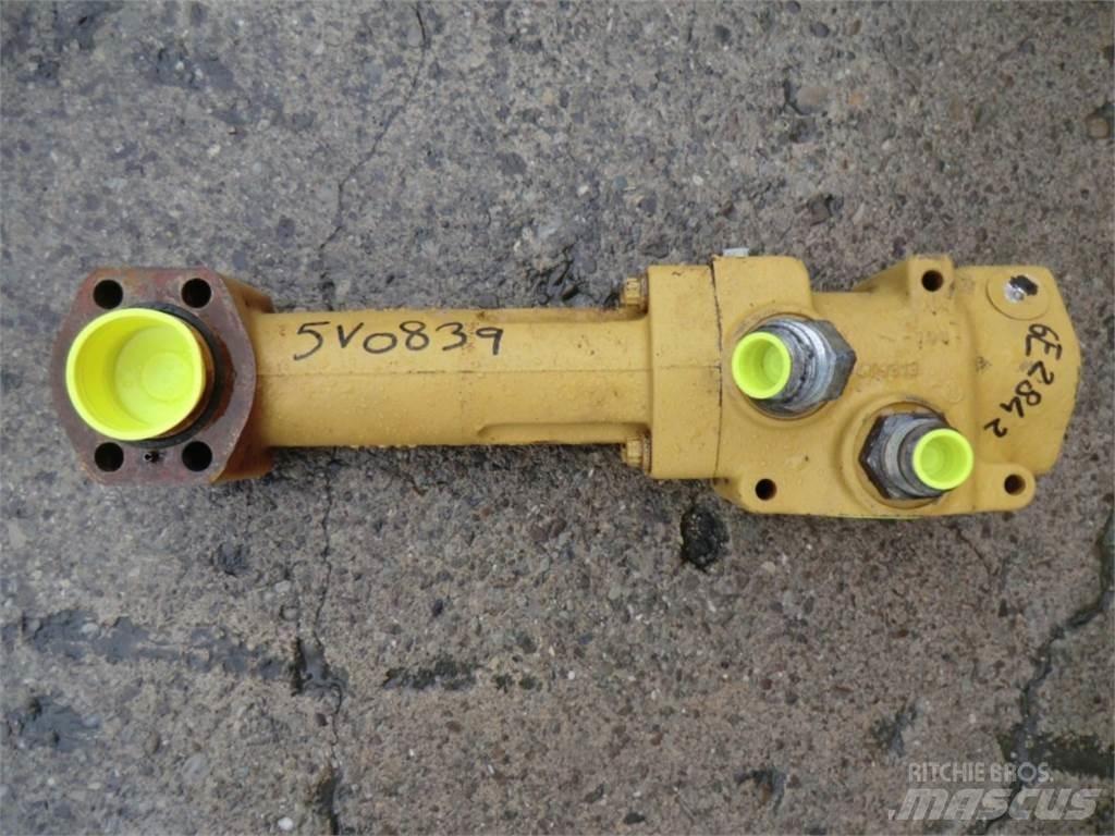 CAT 231D Строительная техника - Другие