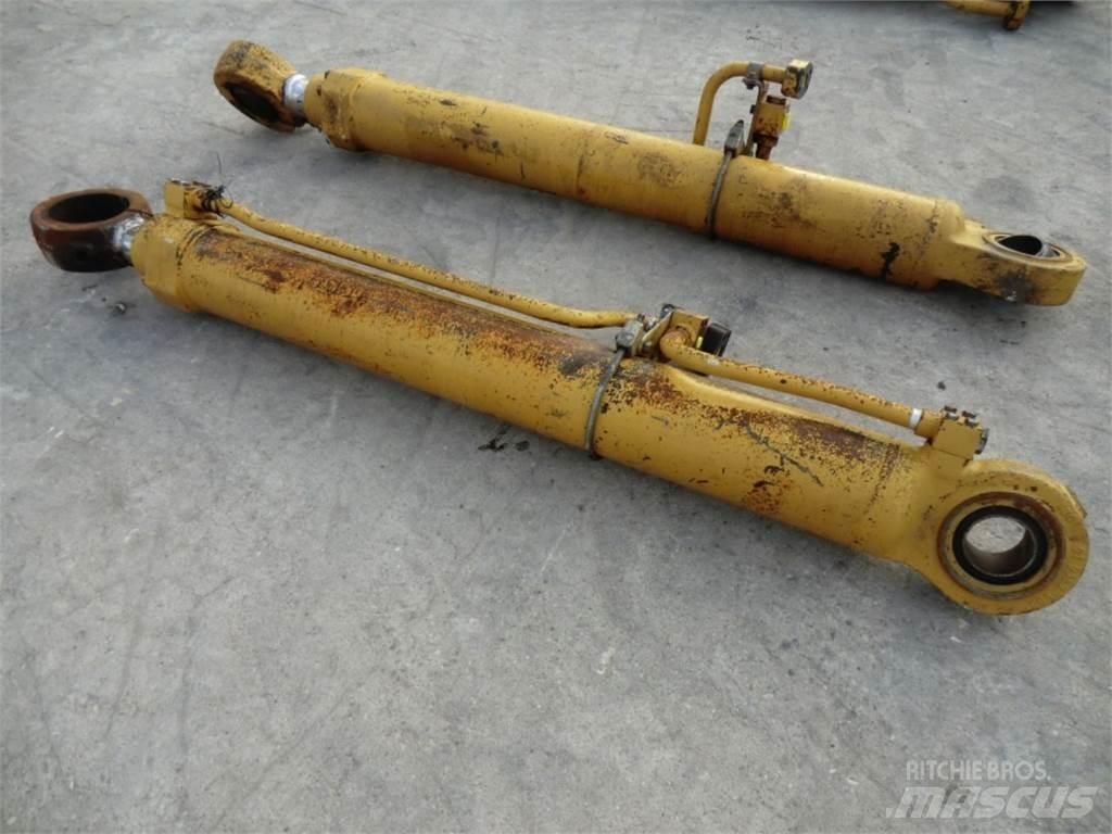 CAT 231D Строительная техника - Другие