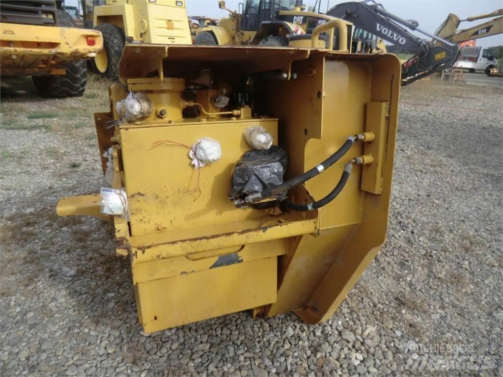 CAT 323D Строительная техника - Другие