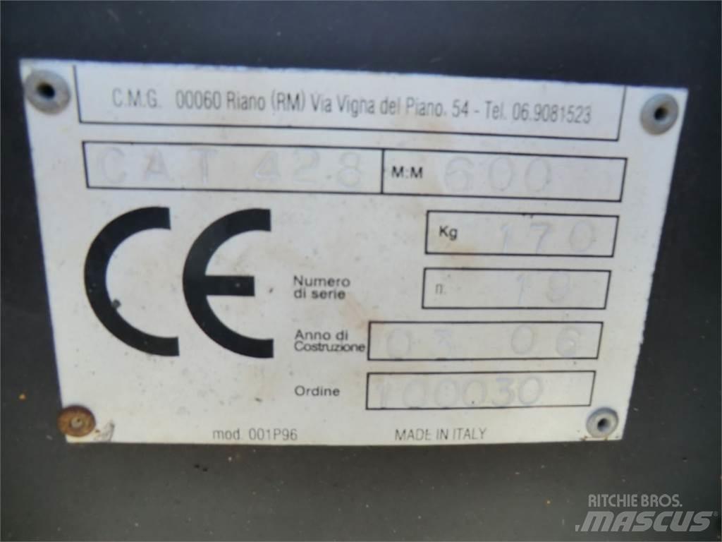 CAT 428 Строительная техника - Другие
