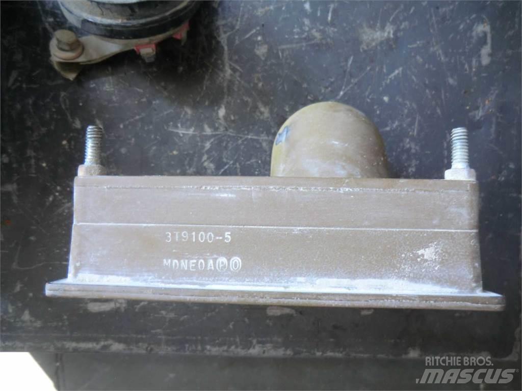 CAT 438C Строительная техника - Другие