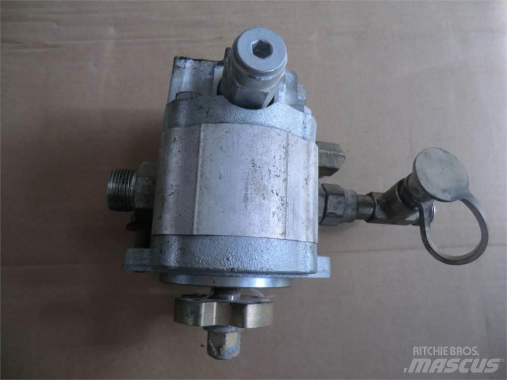 CAT 735 Строительная техника - Другие