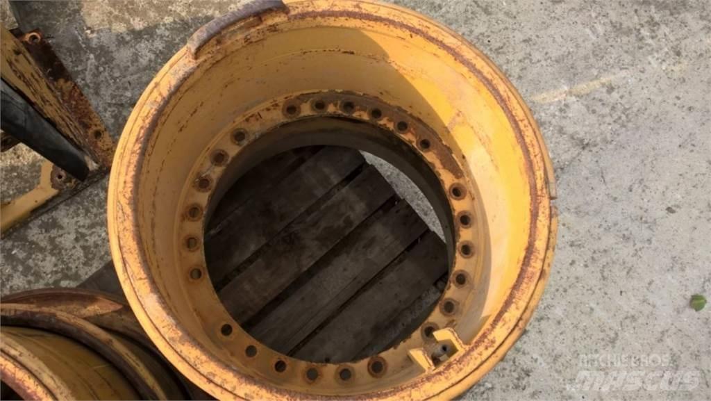 CAT 735 Строительная техника - Другие