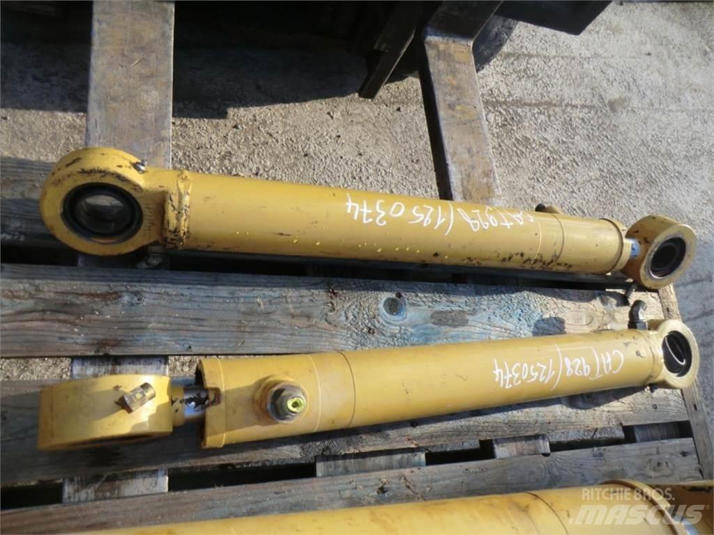 CAT 928G Строительная техника - Другие