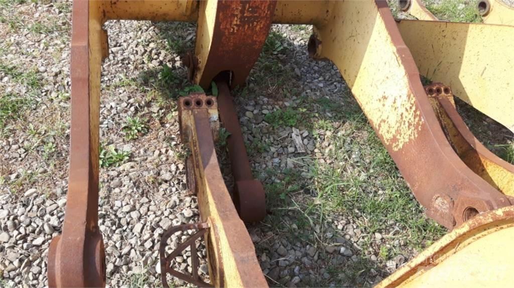 CAT 953 Ходовая часть и подвеска