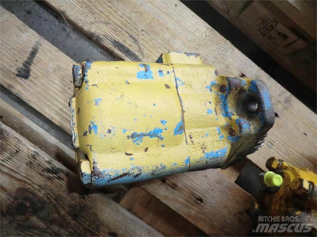 CAT 953 Строительная техника - Другие