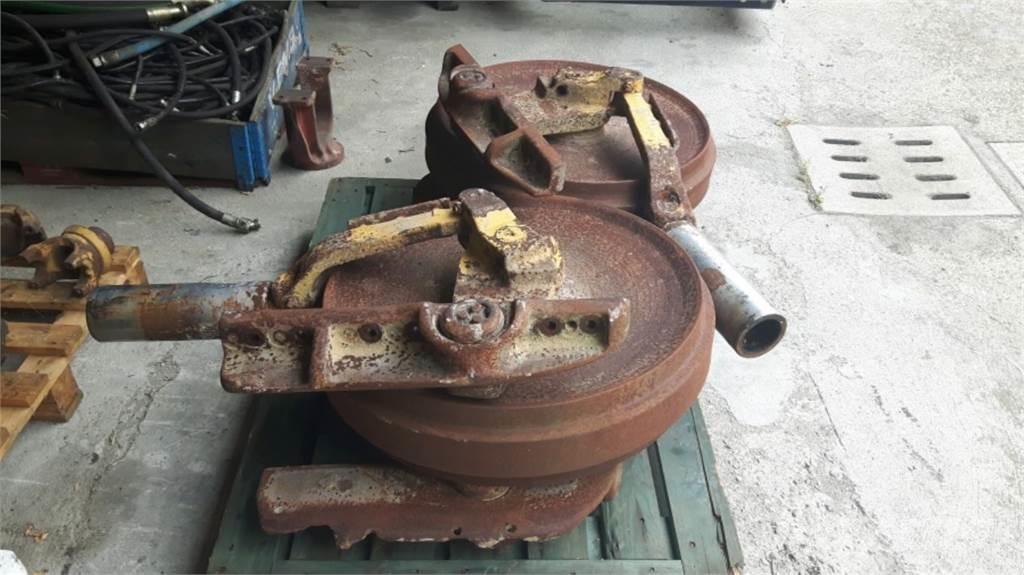 CAT 953C Гусеницы и цепи