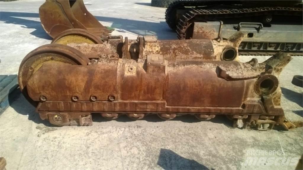 CAT 963C Гусеницы и цепи