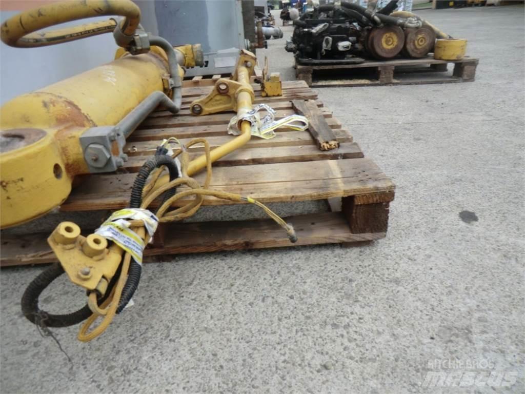 CAT 963C Строительная техника - Другие