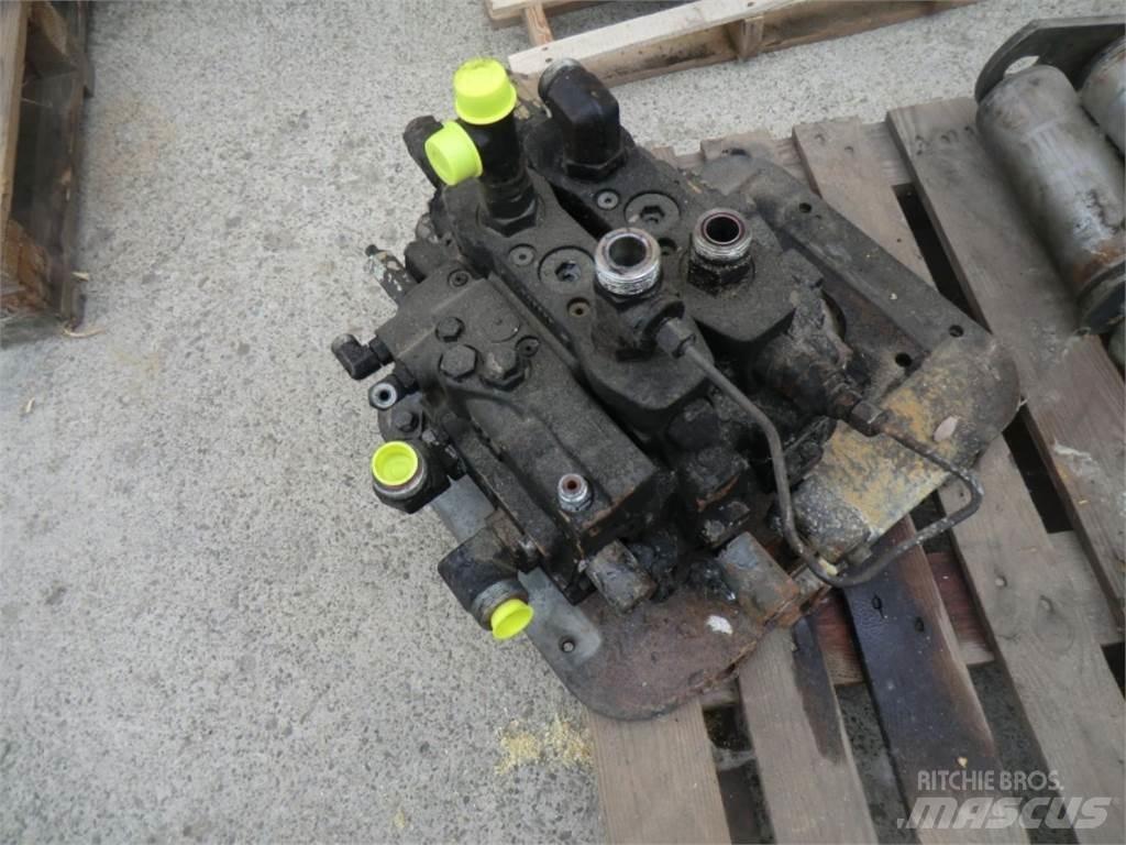 CAT 963D Строительная техника - Другие