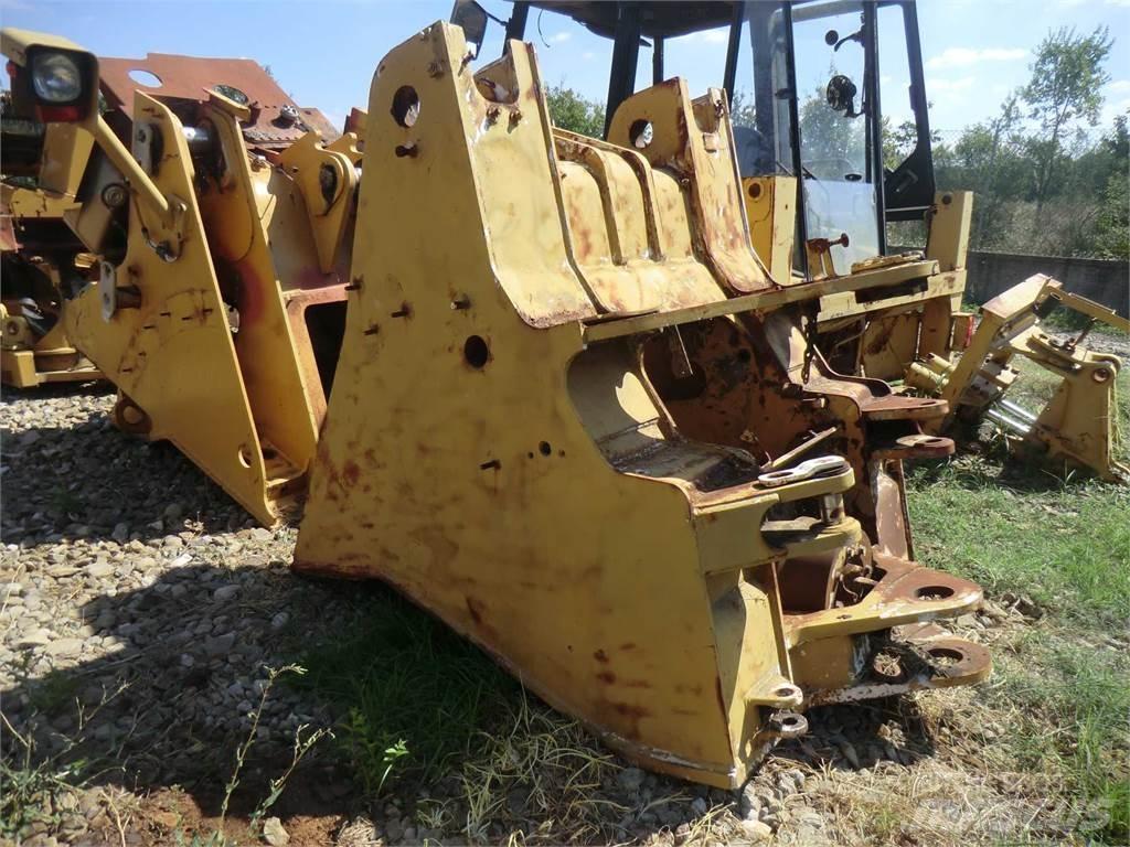 CAT 963D Ходовая часть и подвеска