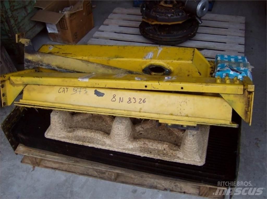 CAT 973 Строительная техника - Другие
