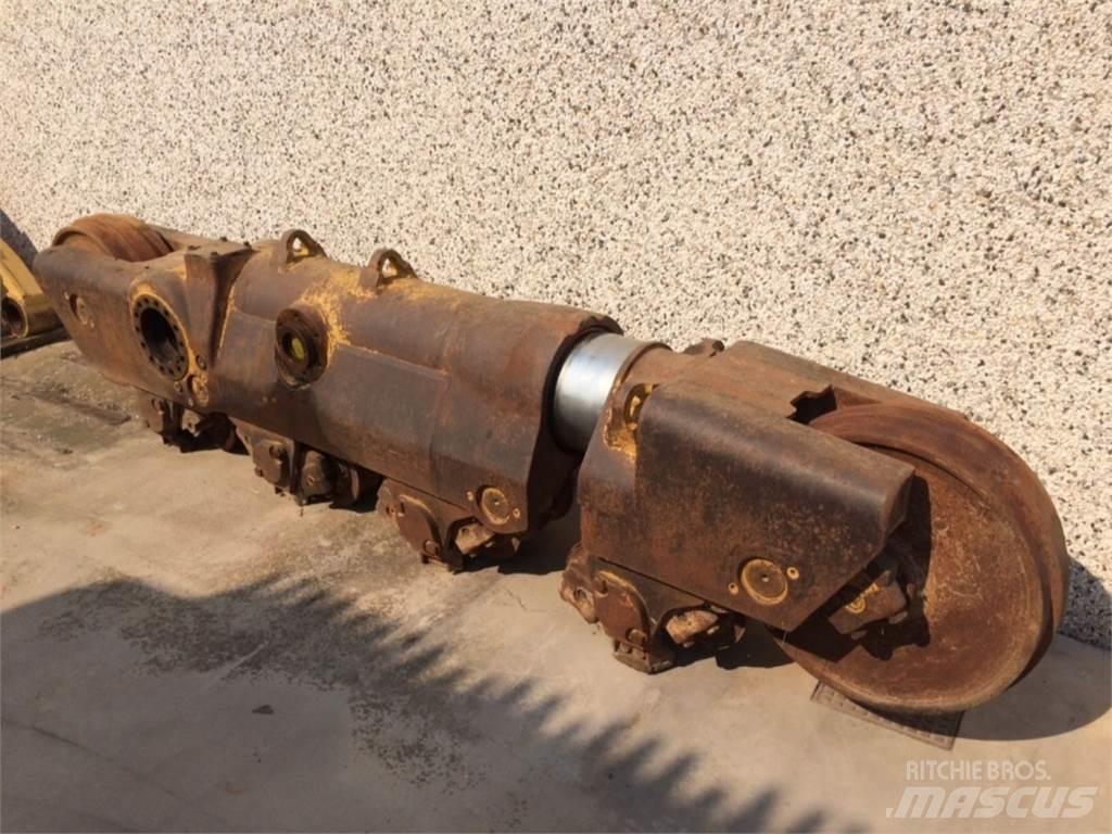 CAT  D8L Гусеницы и цепи