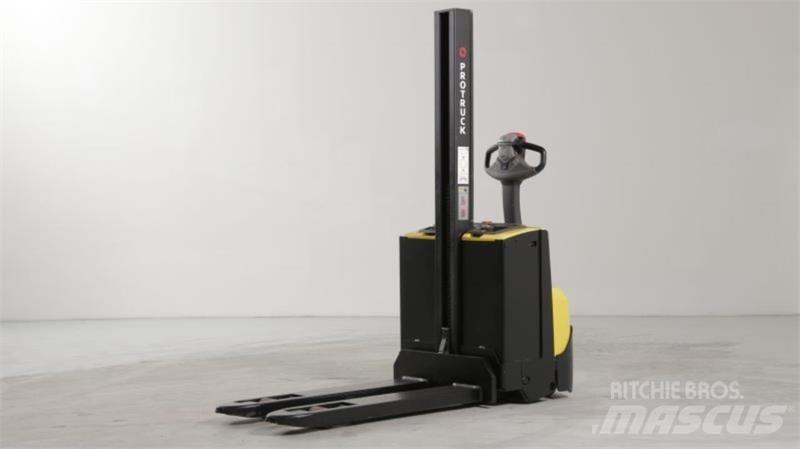 BT SWE080L Самоходные электроштабелёры