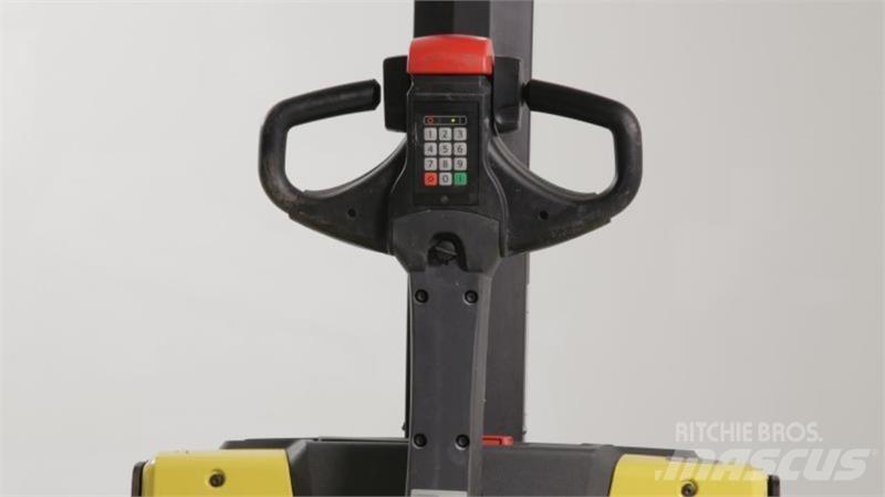 BT SWE080L Самоходные электроштабелёры