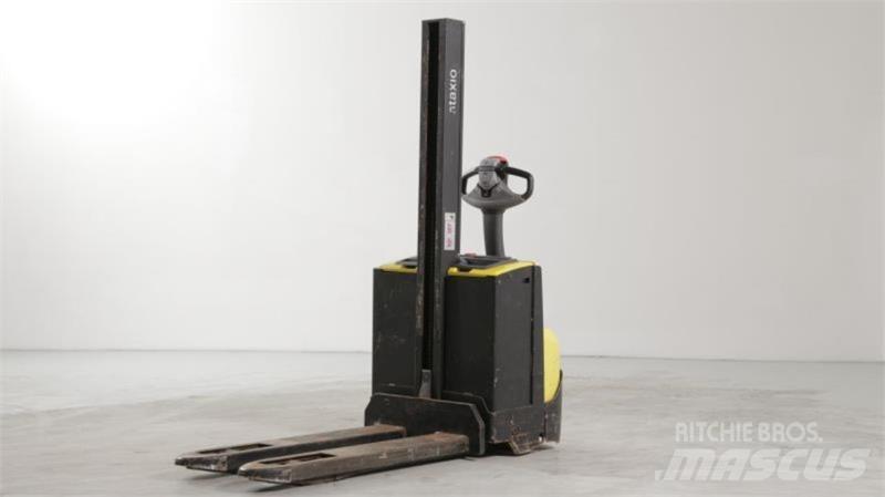 BT SWE080L Самоходные электроштабелёры