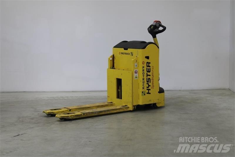Hyster P3.0 Ручные электрические тележки