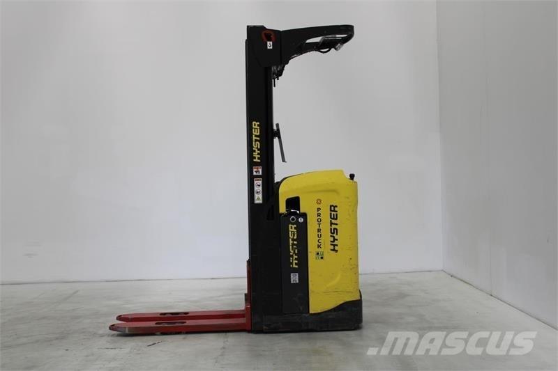 Hyster RS1.6 Самоходные электроштабелёры