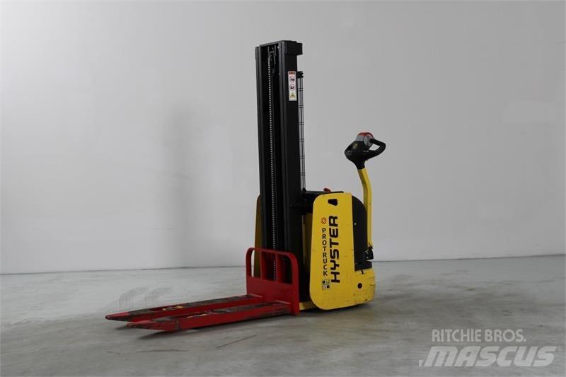 Hyster S1.0E Самоходные электроштабелёры