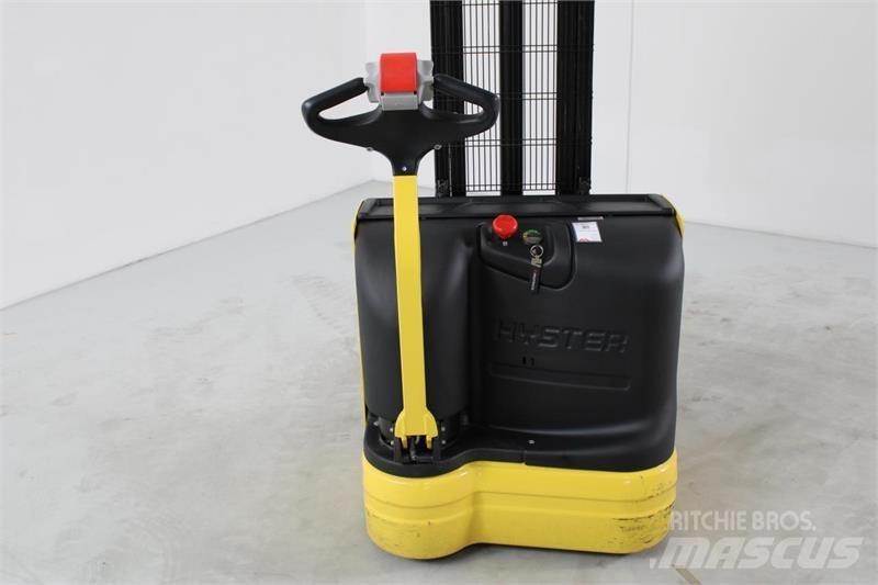 Hyster S1.0E Самоходные электроштабелёры