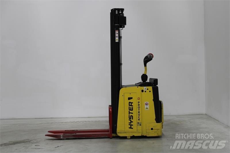 Hyster S1.5S Самоходные электроштабелёры