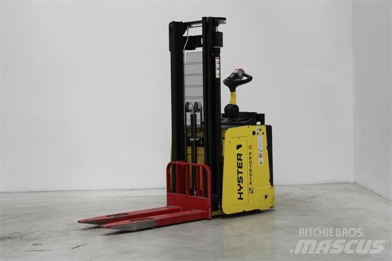 Hyster S1.5S Самоходные электроштабелёры