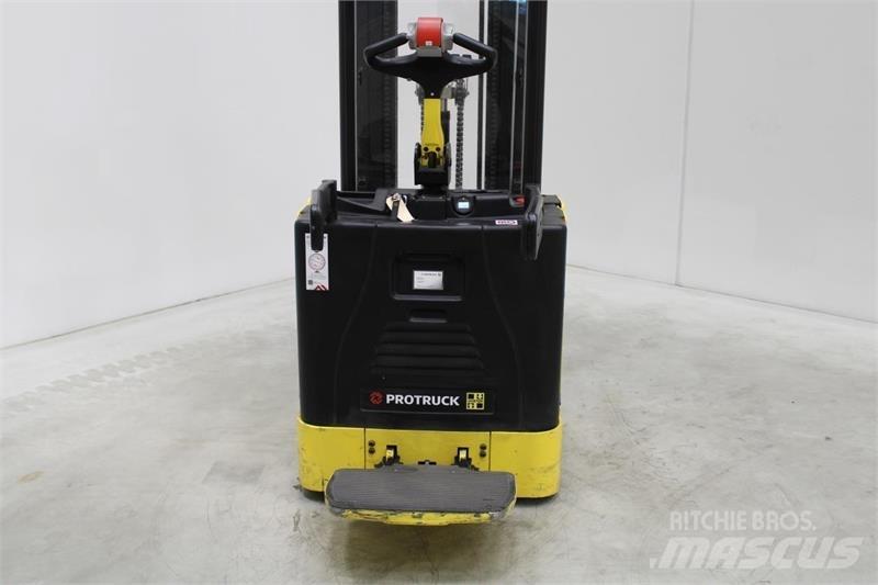 Hyster S1.5S Самоходные электроштабелёры