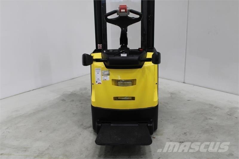 Hyster S1.6S Самоходные электроштабелёры
