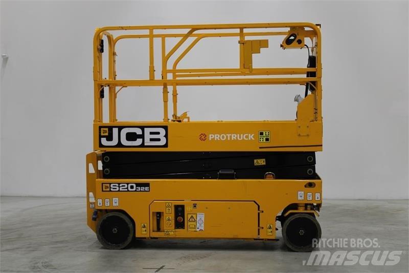 JCB S2032E Ножничные подъемники