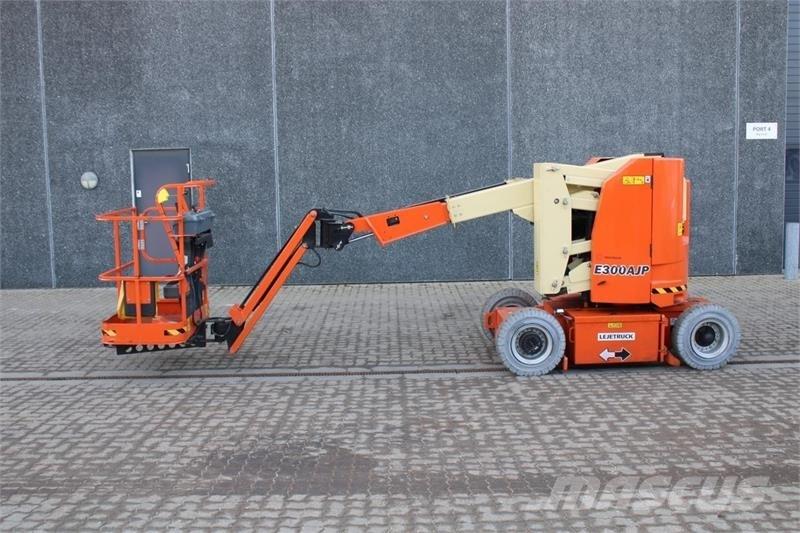 JLG E300AJP Коленчатые подъемники