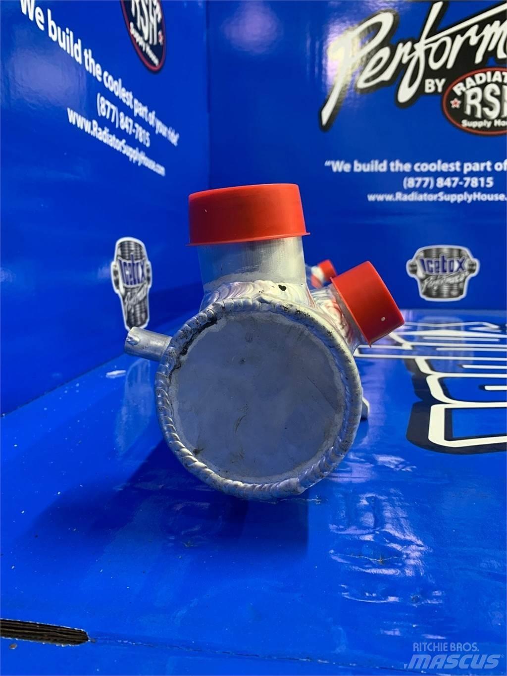 CASE 821B Радиаторы