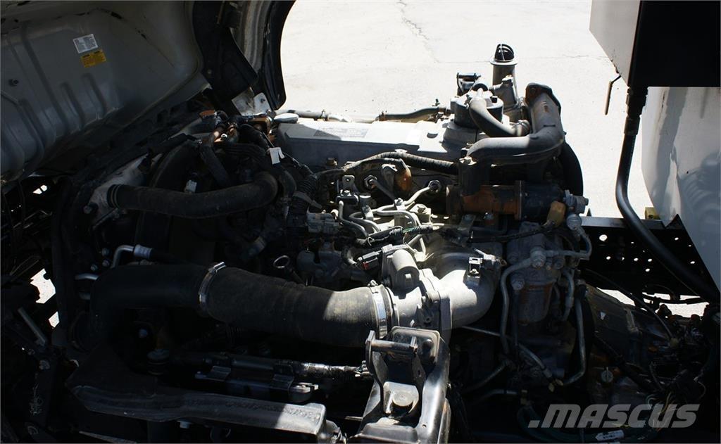 Isuzu NRR Мусоровозы