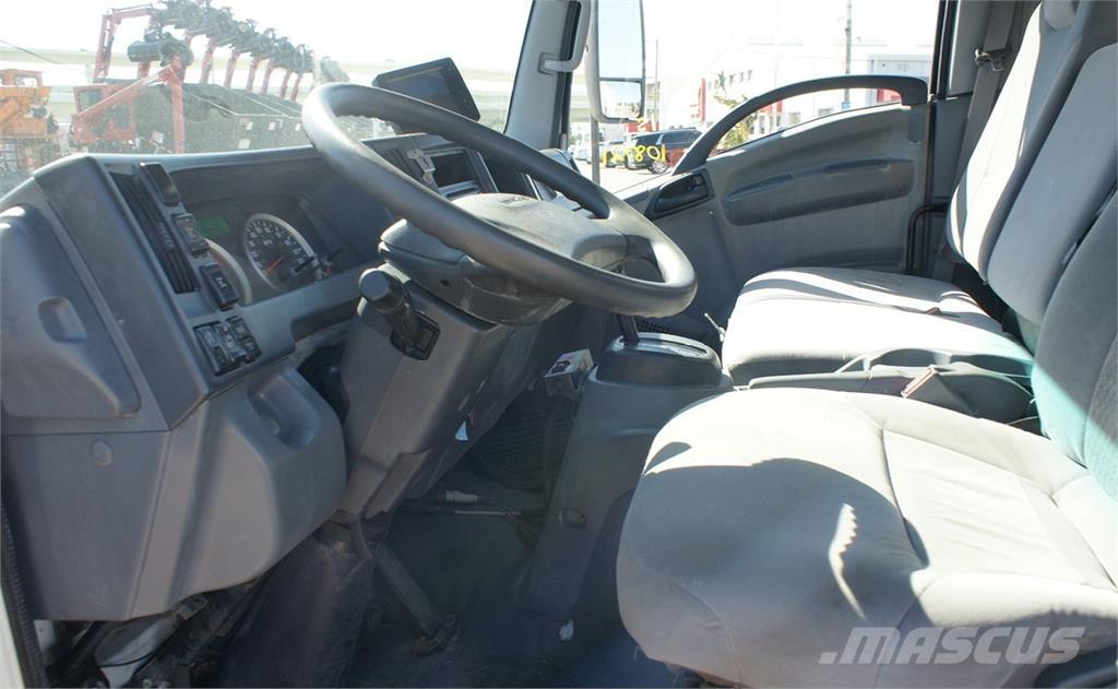 Isuzu NRR Мусоровозы