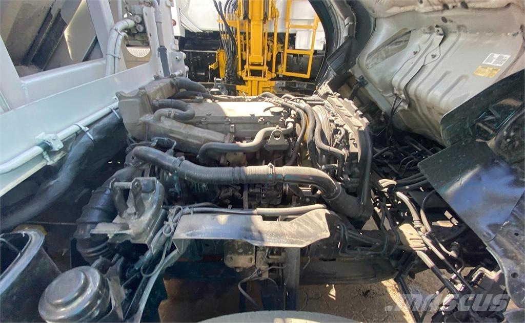 Isuzu NRR Мусоровозы