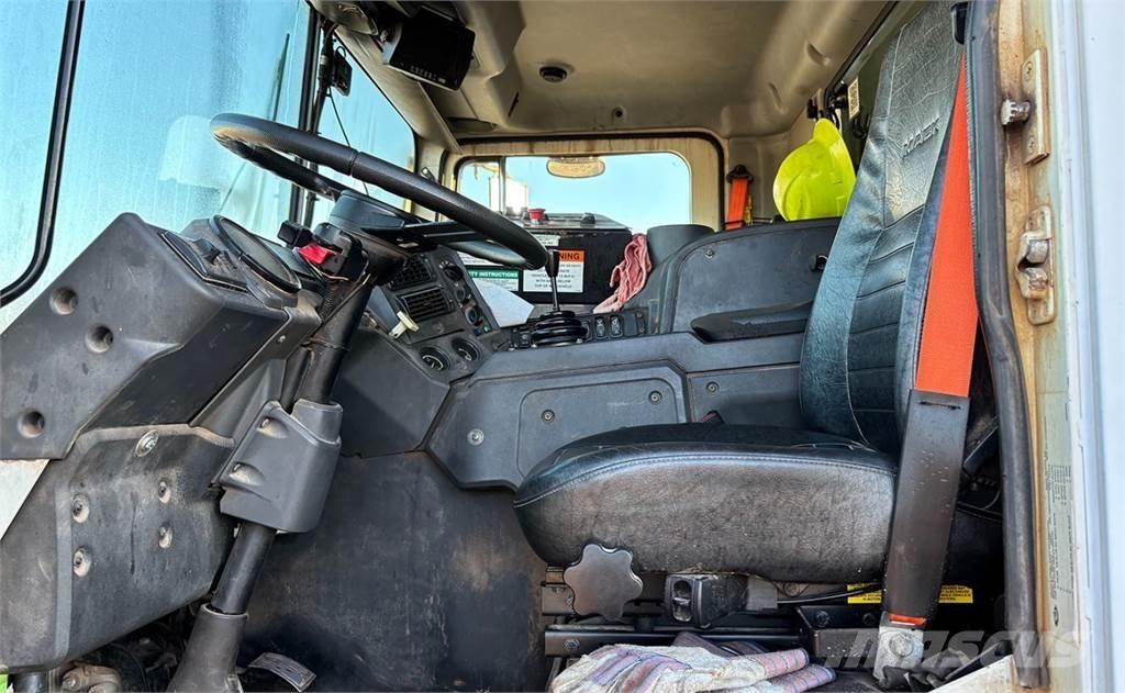 Mack 600 Мусоровозы