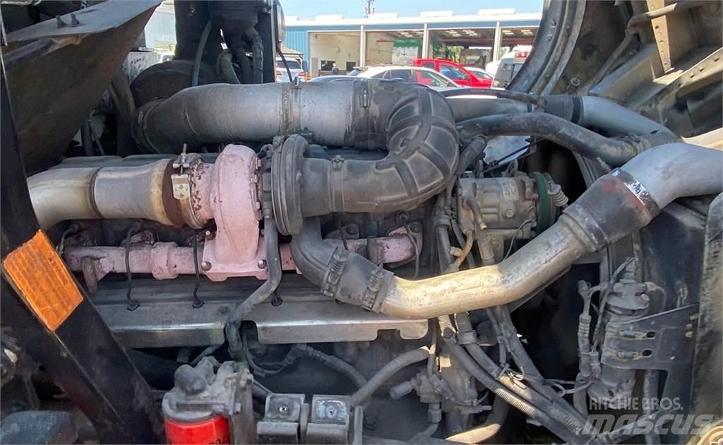 Mack MR688S Мусоровозы