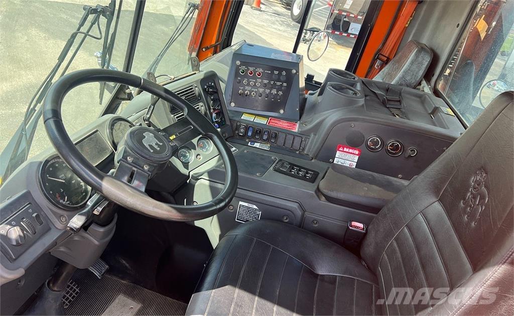 Mack MRU613 Шасси с кабиной