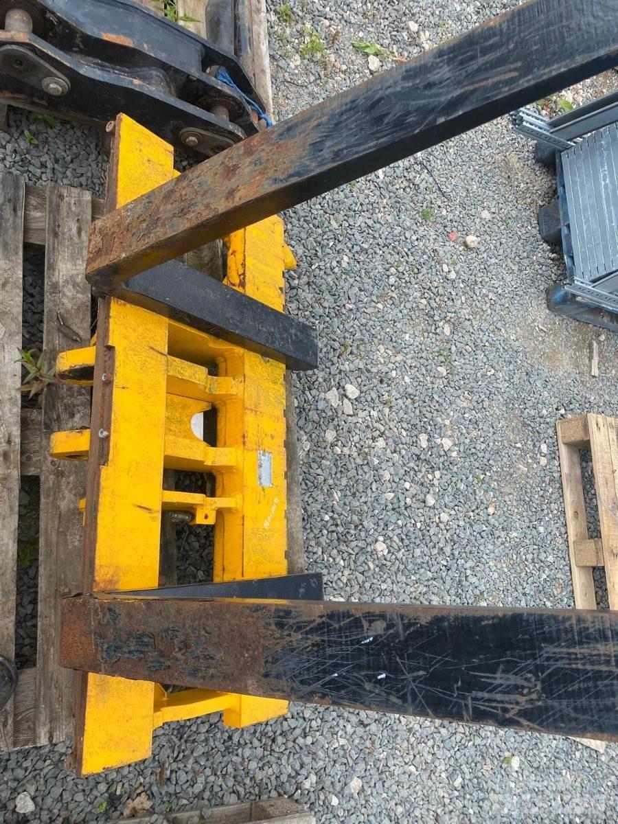 JCB  Сельскохозяйственные телескопические погрузчики