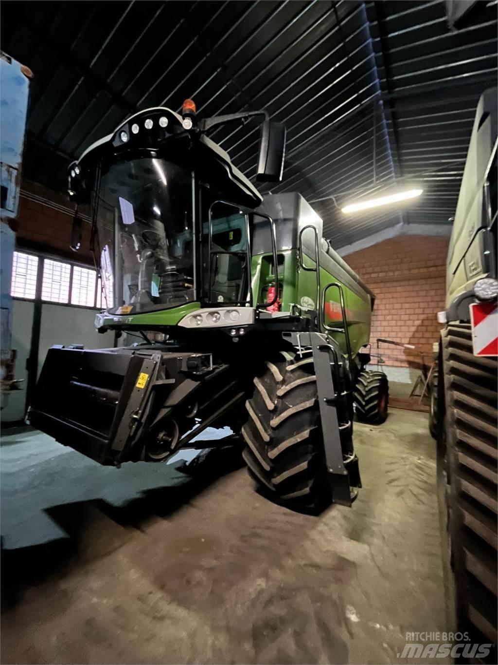 Fendt 6335 C PLI Зерноуборочные комбайны