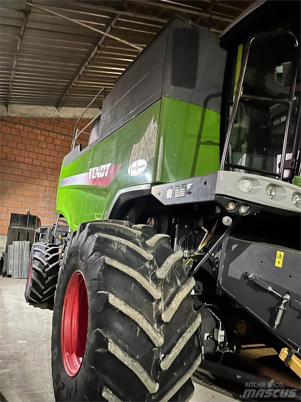 Fendt 6335 C PLI Зерноуборочные комбайны