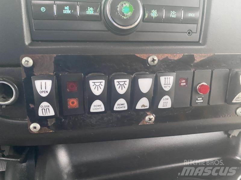Chevrolet Express Микроавтобусы